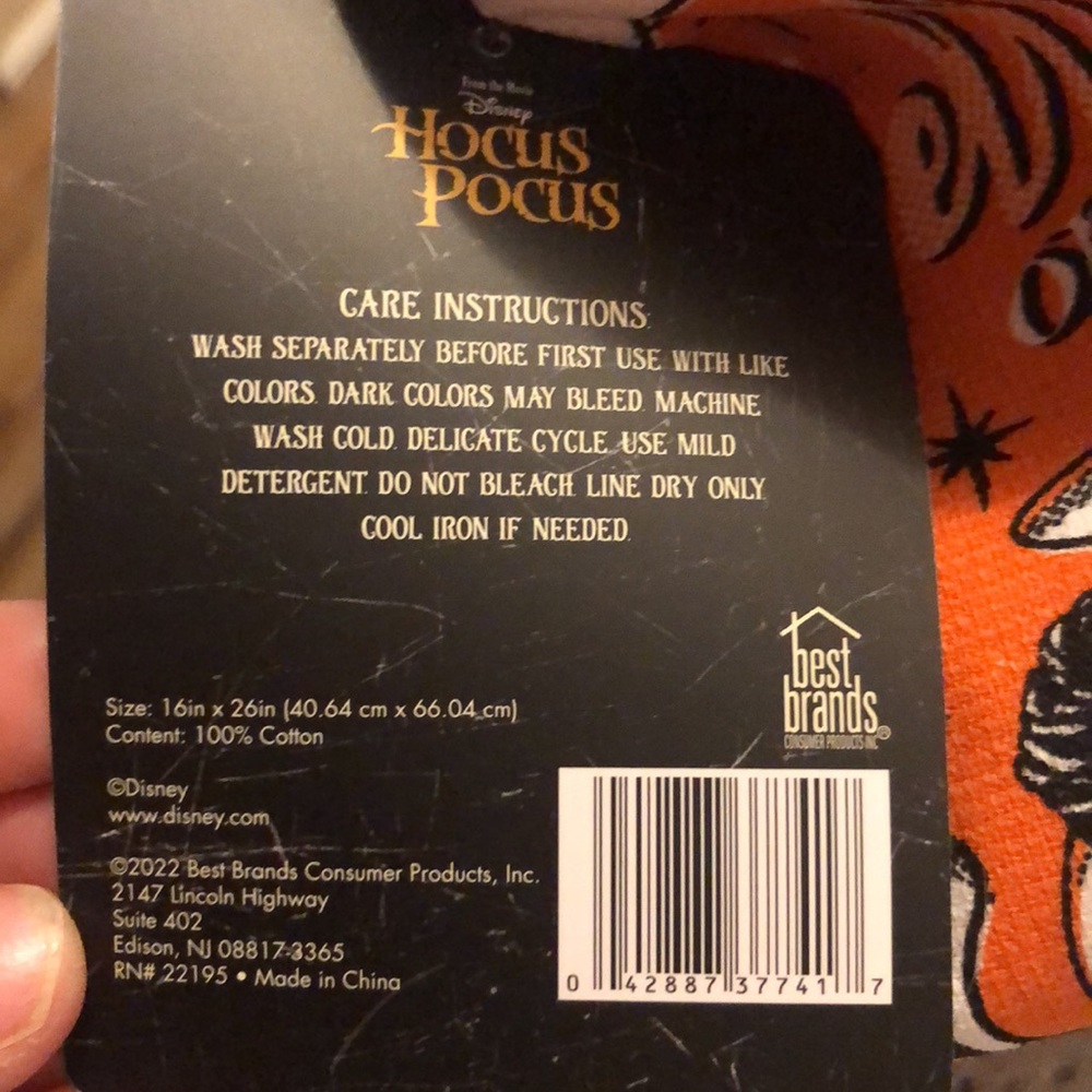 Disney Hocus Pocus Kitchen Towel - Picture 4 of 4